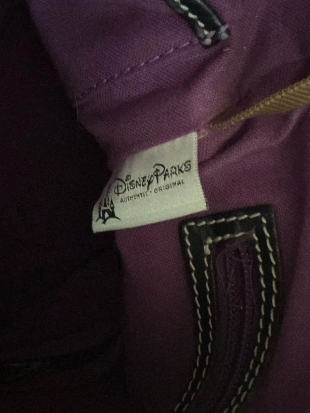 Dooney & Bourke sleek dooney